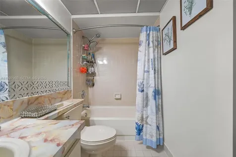 8120 Geneva Court Doral FL 33166