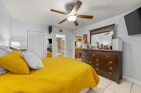 8120 Geneva Court Doral FL 33166