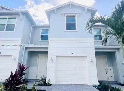 204 SE Woodbark Street Port St. Lucie FL 34984