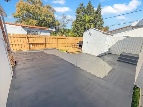 2171 SW 21st Street Miami FL 33145