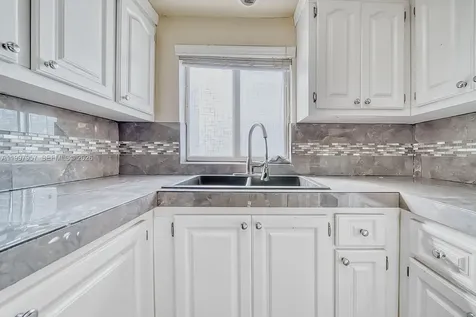 2171 SW 21st Street Miami FL 33145