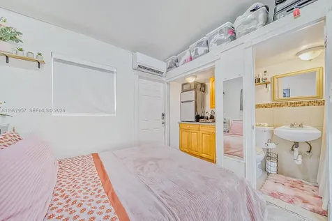 2171 SW 21st Street Miami FL 33145