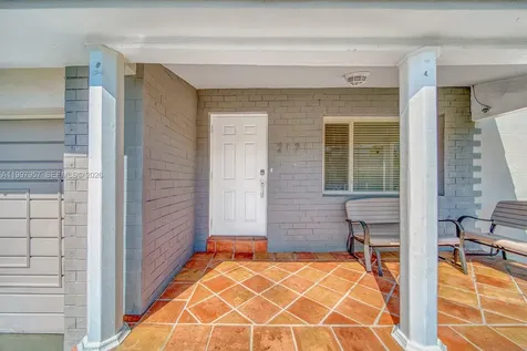 2171 SW 21st Street Miami FL 33145