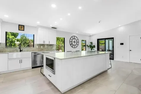 8611 SW 82nd Terrace Miami FL 33143