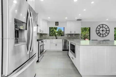 8611 SW 82nd Terrace Miami FL 33143