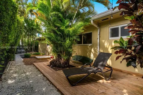 611 Santurce Avenue Coral Gables FL 33143