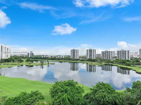 20000 E Country Club Drive Aventura FL 33180