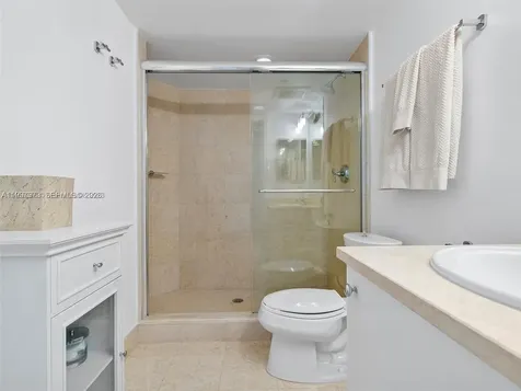 20000 E Country Club Drive Aventura FL 33180