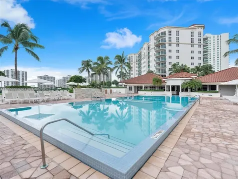 20000 E Country Club Drive Aventura FL 33180