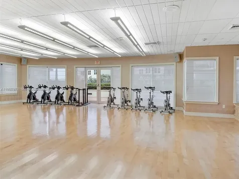 20000 E Country Club Drive Aventura FL 33180