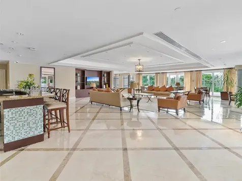 20000 E Country Club Drive Aventura FL 33180