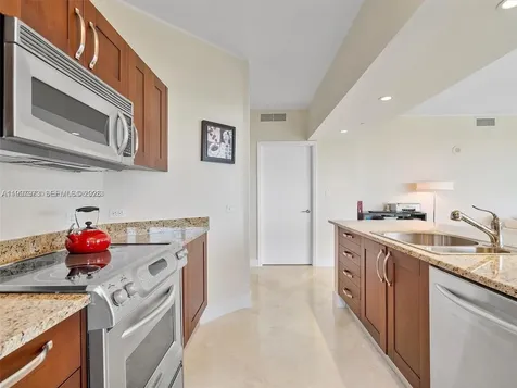 20000 E Country Club Drive Aventura FL 33180