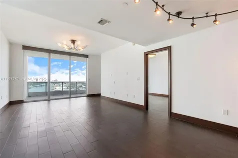 900 Biscayne Boulevard Miami FL 33132