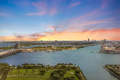 900 Biscayne Boulevard Miami FL 33132