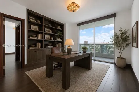 900 Biscayne Boulevard Miami FL 33132