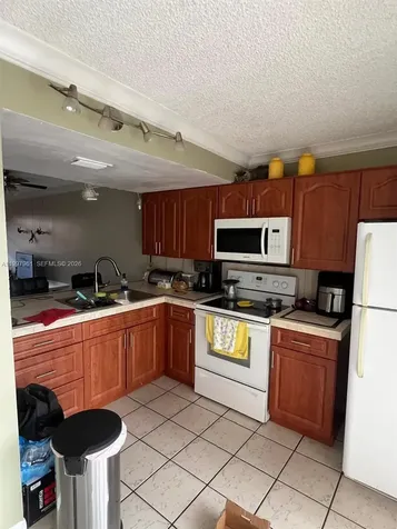 1298 W 51st Place Hialeah FL 33012
