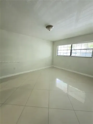 907 NE 199th Street Miami FL 33179