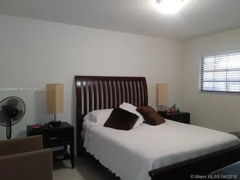 907 NE 199th Street Miami FL 33179