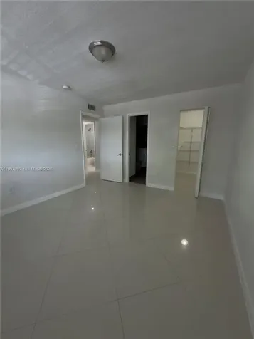 907 NE 199th Street Miami FL 33179