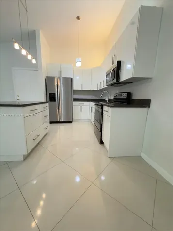 907 NE 199th Street Miami FL 33179