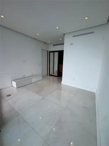 17121 Collins Avenue Sunny Isles Beach FL 33160