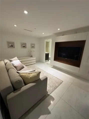 17121 Collins Avenue Sunny Isles Beach FL 33160