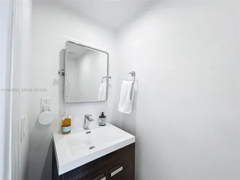 201 Crandon Boulevard Key Biscayne FL 33149