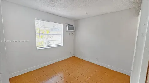 4081 N Dixie Highway Oakland Park FL 33334