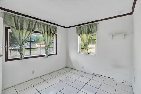 2158 NW 100th Street Miami FL 33147