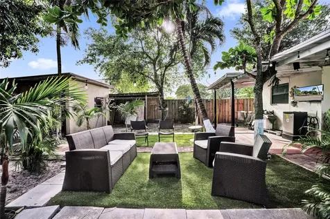 2158 NW 100th Street Miami FL 33147