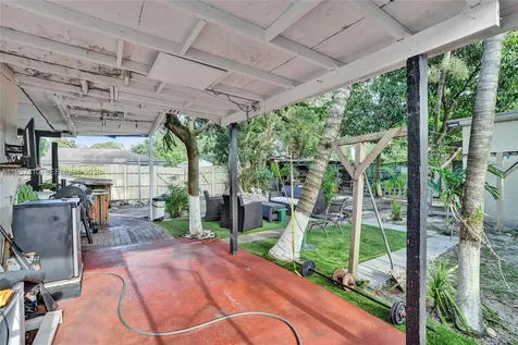 2158 NW 100th Street Miami FL 33147
