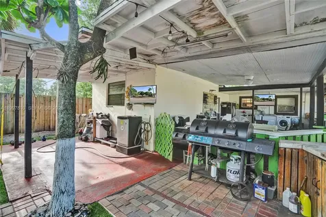 2158 NW 100th Street Miami FL 33147