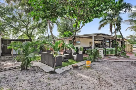 2158 NW 100th Street Miami FL 33147