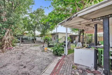 2158 NW 100th Street Miami FL 33147