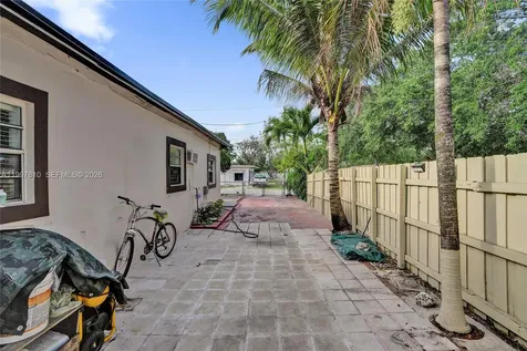 2158 NW 100th Street Miami FL 33147
