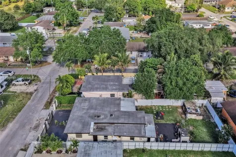 2158 NW 100th Street Miami FL 33147