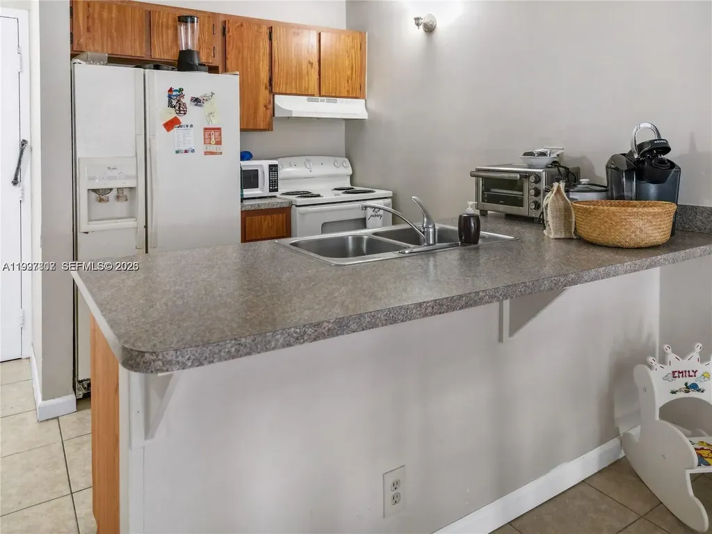 2701 Riverside Drive Coral Springs FL 33065