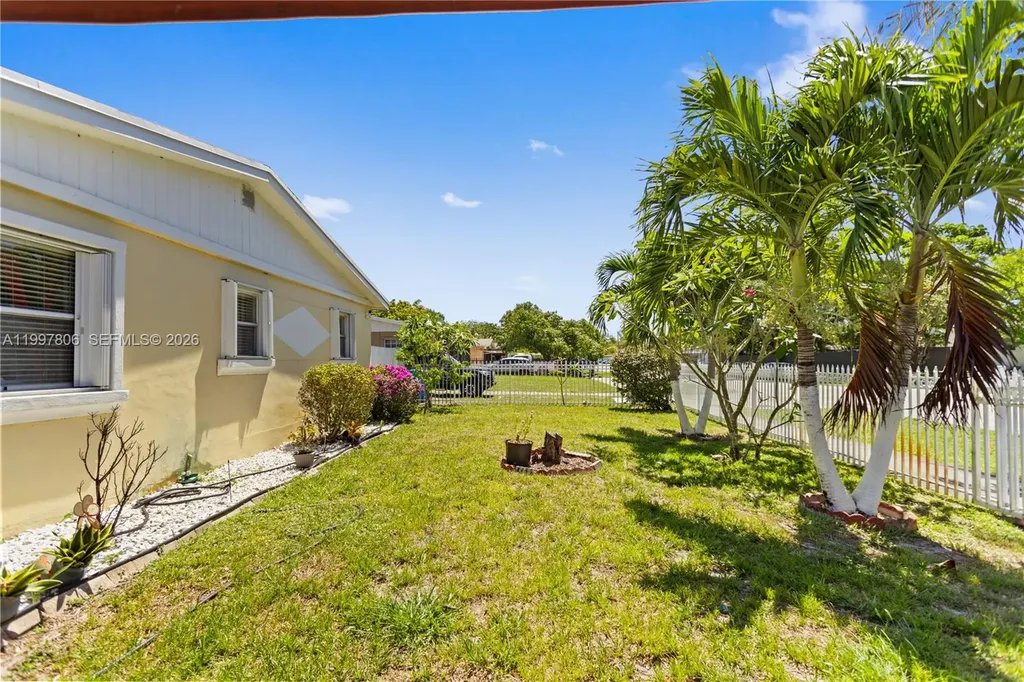 4751 SW 31st Drive West Park FL 33023