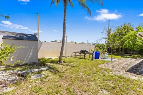 4751 SW 31st Drive West Park FL 33023