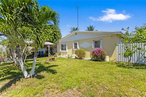 4751 SW 31st Drive West Park FL 33023
