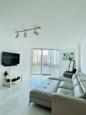 325 S Biscayne Boulevard Miami FL 33131