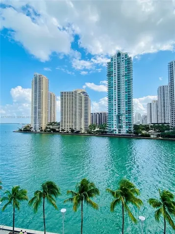 325 S Biscayne Boulevard Miami FL 33131