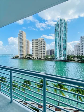 325 S Biscayne Boulevard Miami FL 33131