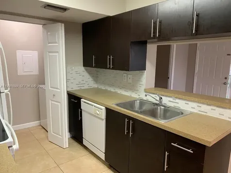 3932 NW 87th Avenue Sunrise FL 33351