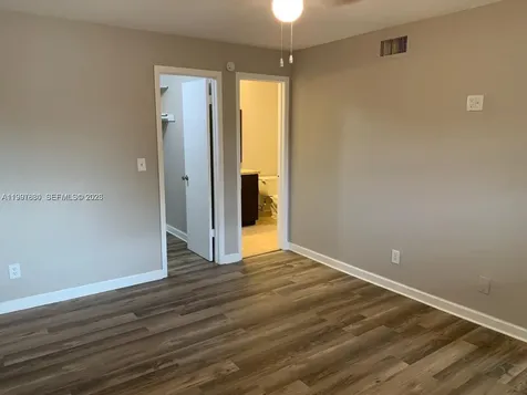 3932 NW 87th Avenue Sunrise FL 33351