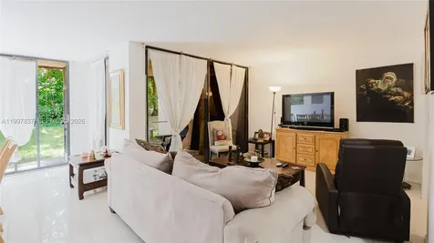 101 SW 96th Terrace Plantation FL 33324