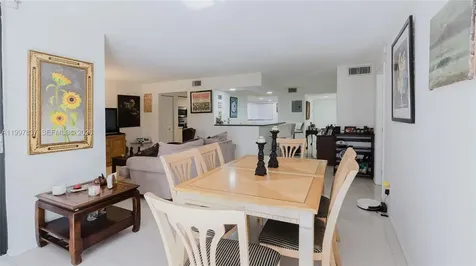 101 SW 96th Terrace Plantation FL 33324
