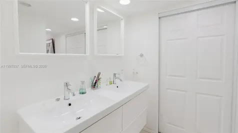 101 SW 96th Terrace Plantation FL 33324
