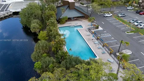 101 SW 96th Terrace Plantation FL 33324