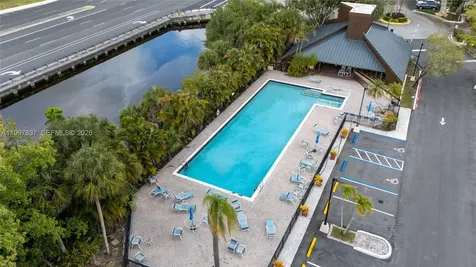 101 SW 96th Terrace Plantation FL 33324